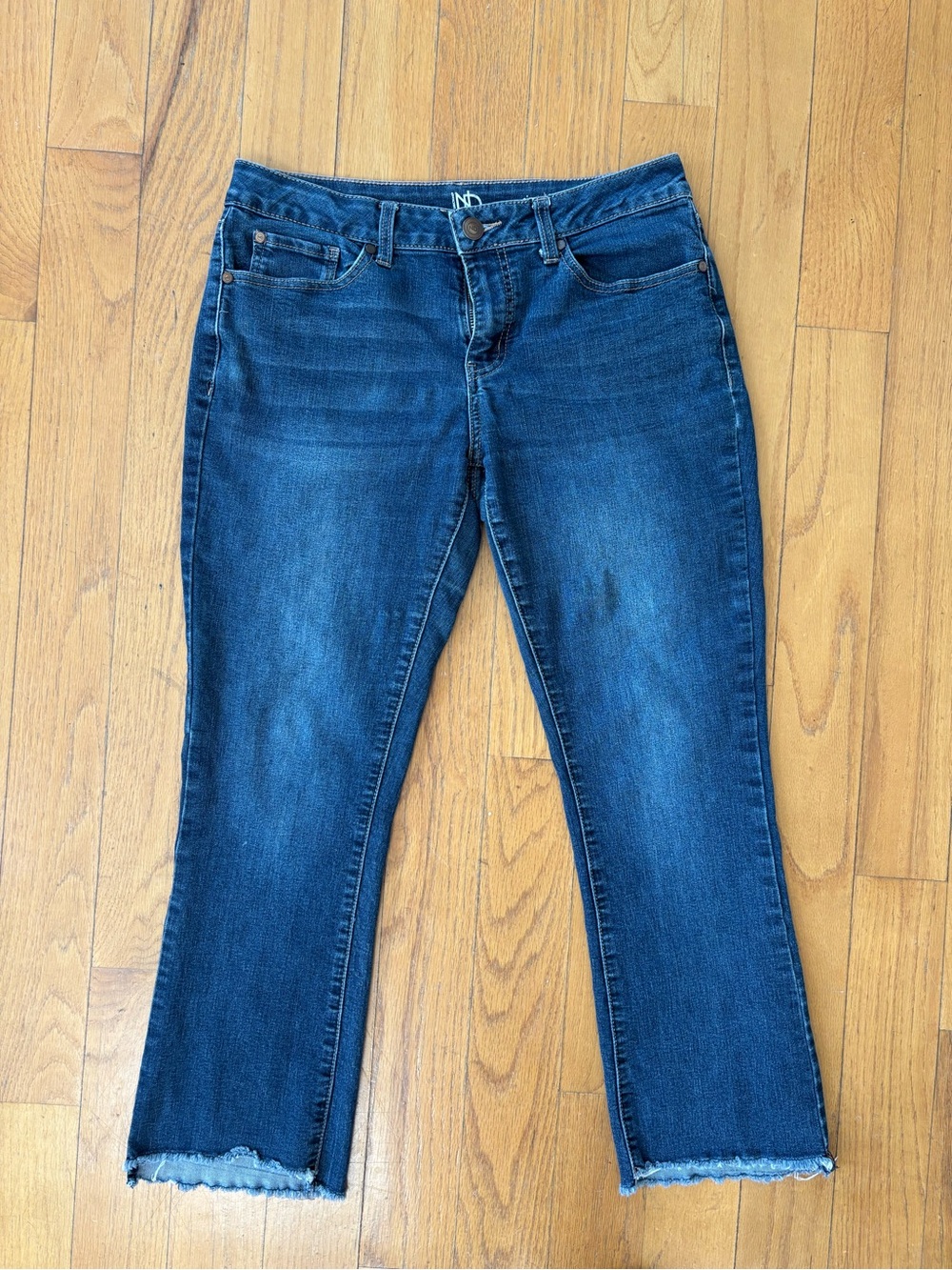 New Directions Medium Washed Women's Crop Jeans -